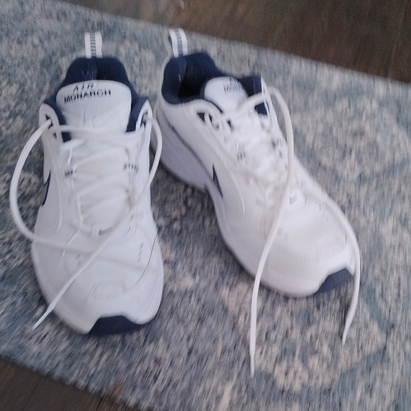 Nike Air Monarch IV White Sneakers - Picture 3 of 6